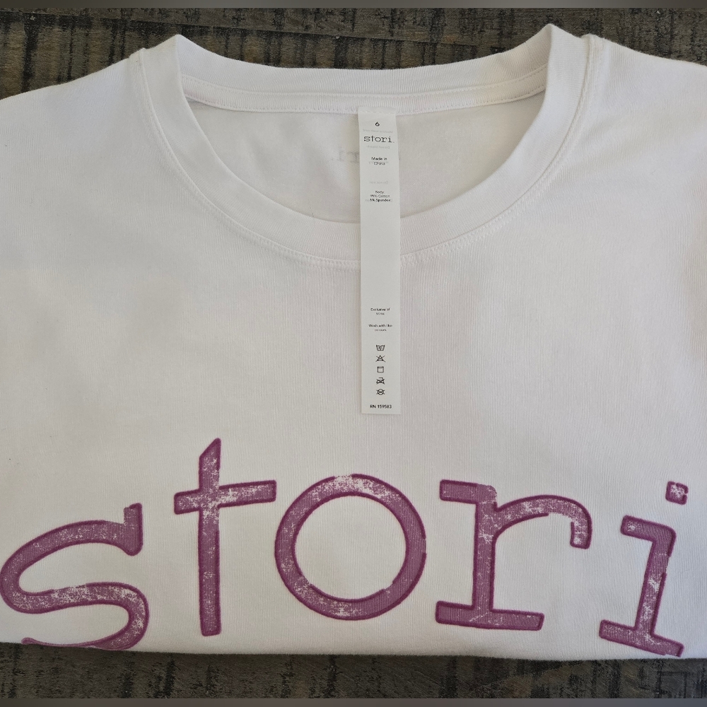 NWT Stori White Short Sleeve Tee with Casual Text Design Size 6